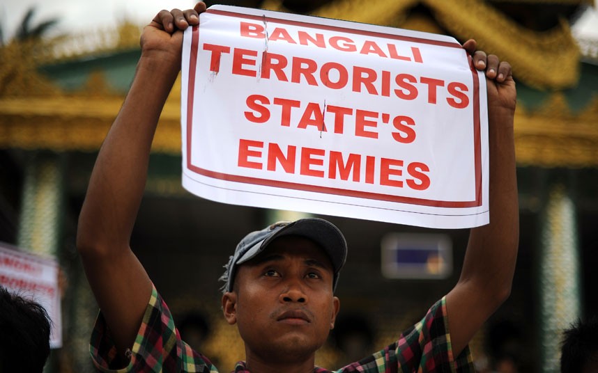 ছবিলিংকঃ The Telegraph, Picture: Soe Than WIN/AFP/GettyImage বার্মিজরা রেহিংগাদের বাংগালী বলে